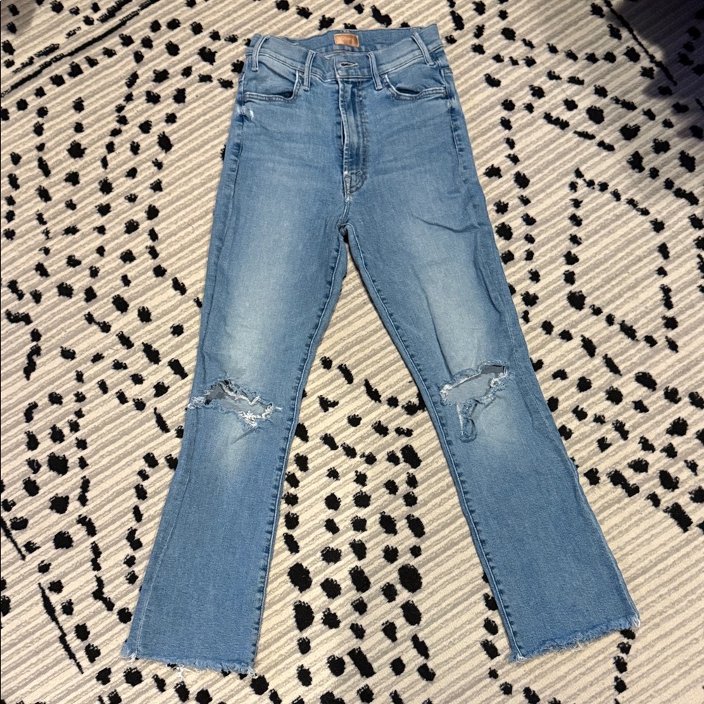 MOTHER The Hustler Ankle Fray Jeans color is Thrilling Shots